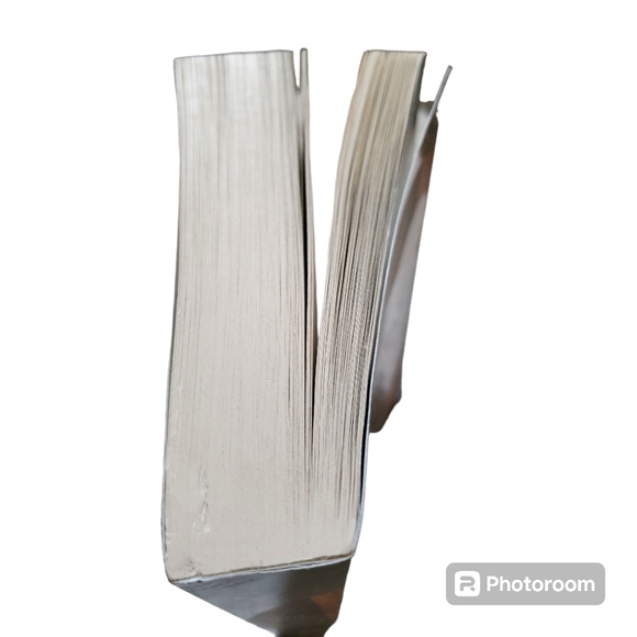 ☕ The Overstory Paperback Book - Picture 4 of 10